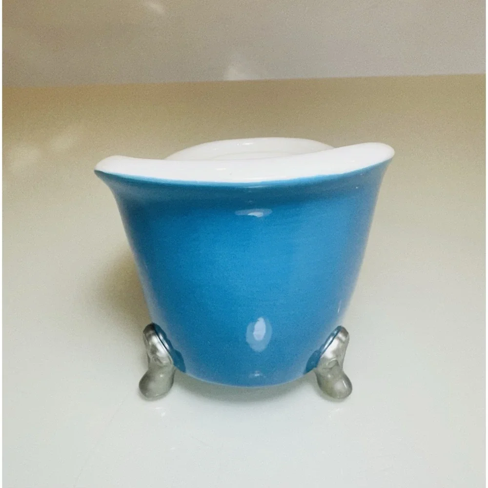Bath And Body Works - For Decoration Uses - Vintage Ceramic Bathtub Soap Holder